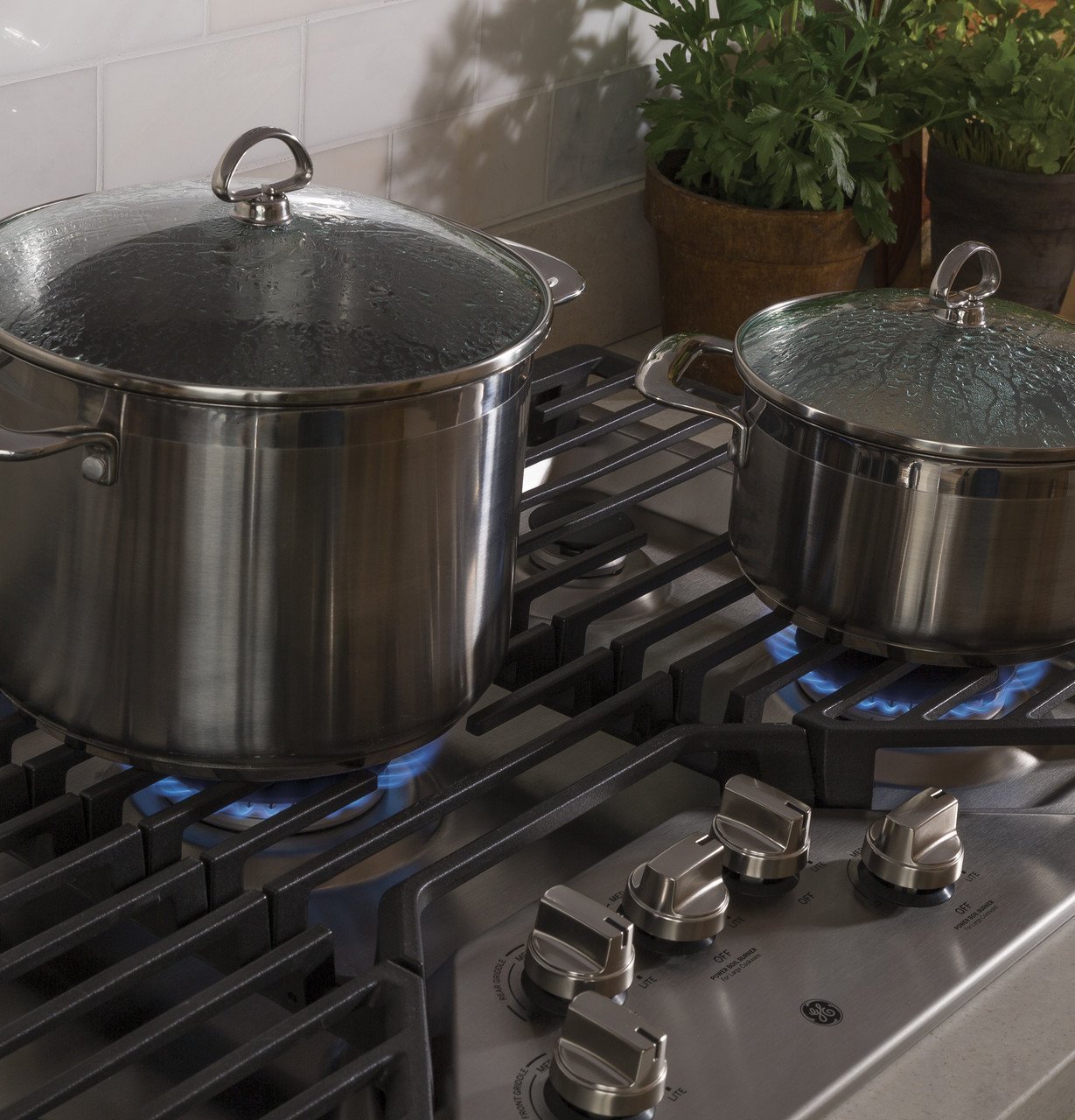 36 In. 5 Burners Gas Range - Image 10