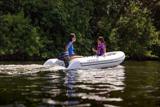 2.5HP Portable 4-Stroke Gas Outboard Motor with 68cc Engine, Short Shaft Design, Tiller Steering & Built-In Fuel Tank for Small Boats & Tenders - Image 5