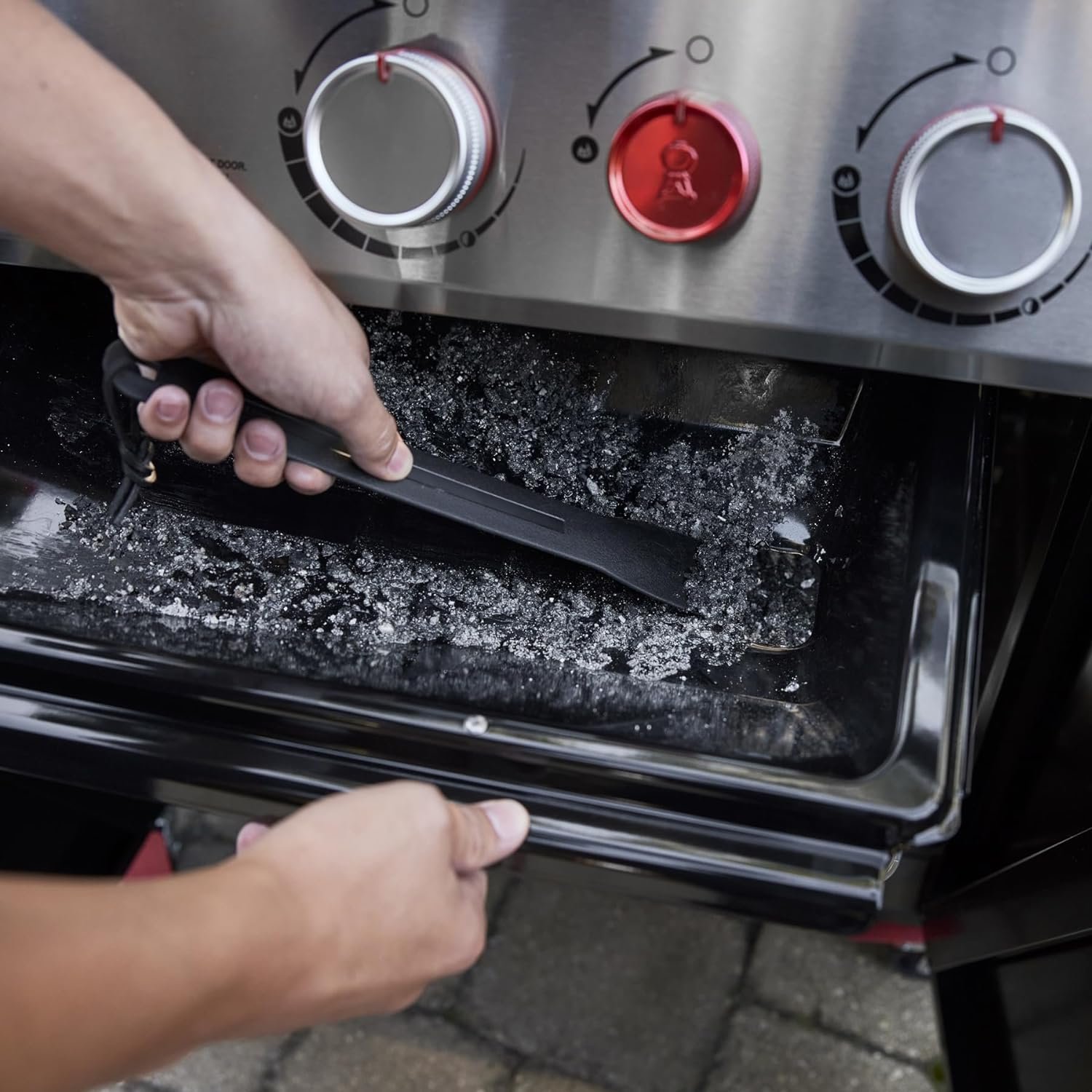 3-Burner Liquid Propane Gas Grill with Sear Zone, Porcelain-Coated Cast-Iron Grates & Even Heat Burner System - Image 3