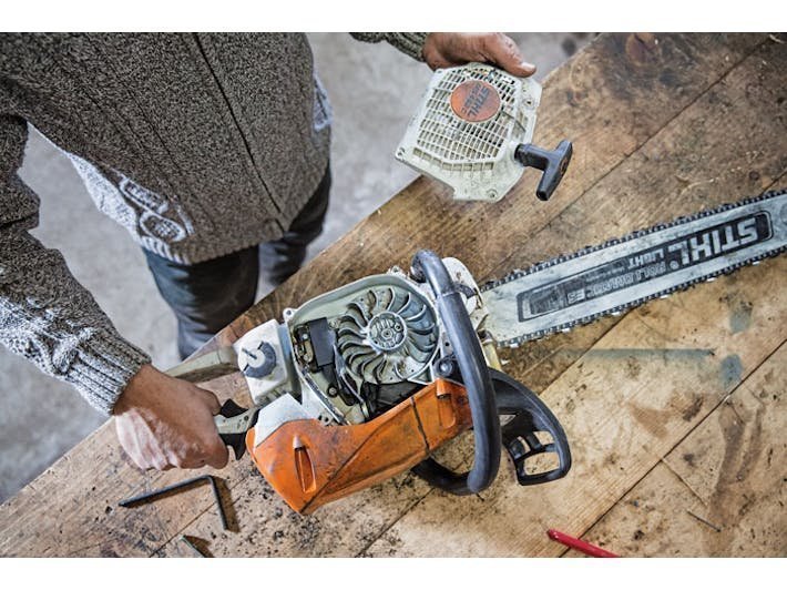 STIHL MS 462 C-M 28 72.2cc 28″ 13 Lbs Fuel-Efficient Gas-Powered M-Tronic C-M Chainsaw w/Bar & Chain - Image 5